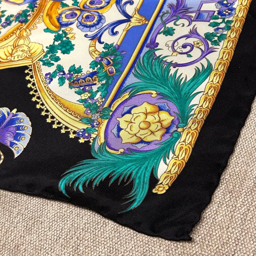 【新品同様】正規店購入品 ヴェルサーチ シルクスカーフ ヴィンテージ 野村沙知代