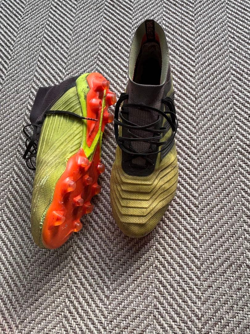 サッカースパイクプレデターアディダス