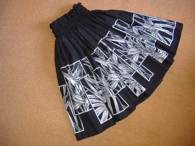 パウスカート★極楽鳥花★イエイエ★黒地Ｘ白柄