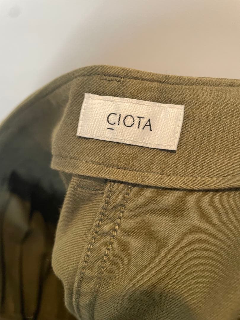 シオタ　CIOTA ベイカーパンツ　サイズ６　スビンコットン