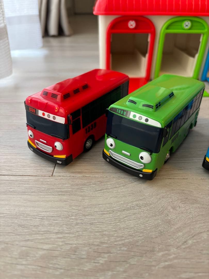 ちびっこバスTAYO 車庫　プルバックカー　6点