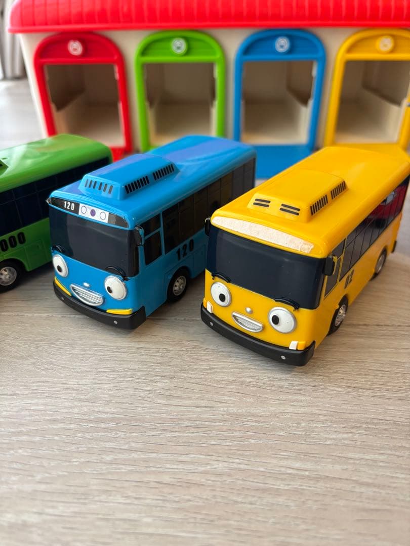 ちびっこバスTAYO 車庫　プルバックカー　6点