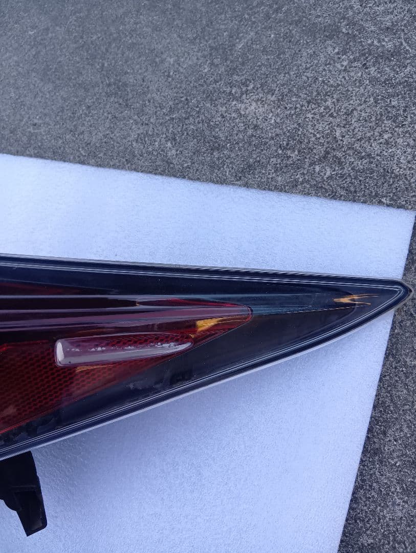 プリウス50 前期純正テールランプ