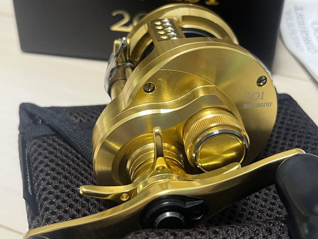 【美品】　21 22 カルカッタコンクエスト　201 ベイトリール