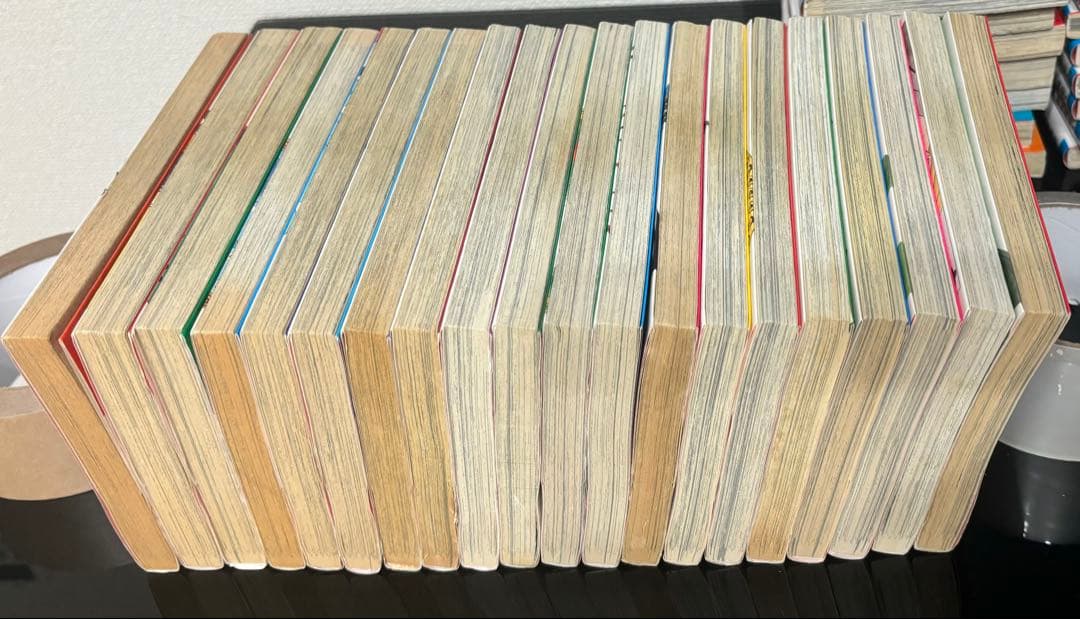 全72巻のNARUTOシリーズ(全巻初版)+おまけ(外伝)、良好な状態です。