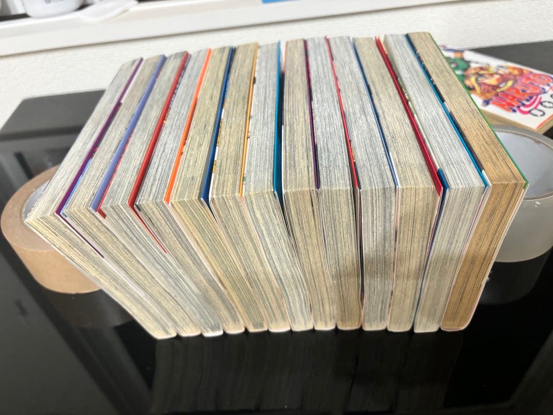 全72巻のNARUTOシリーズ(全巻初版)+おまけ(外伝)、良好な状態です。