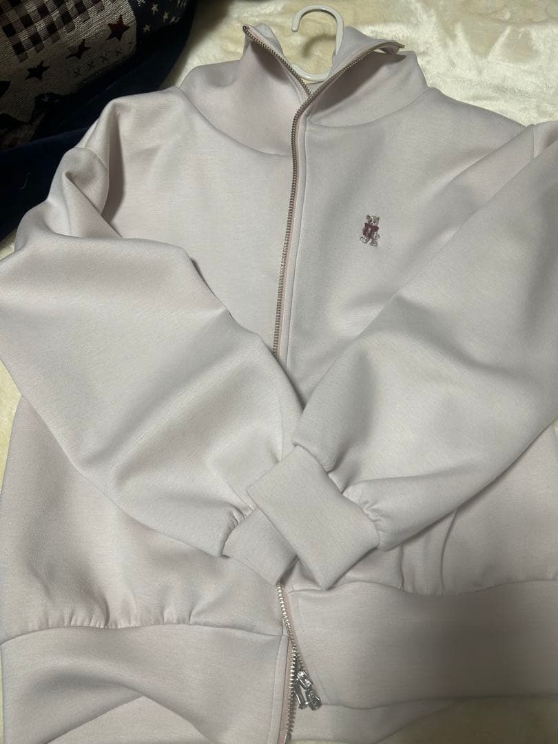 ジルスチュアート　BEARシリーズパーカー