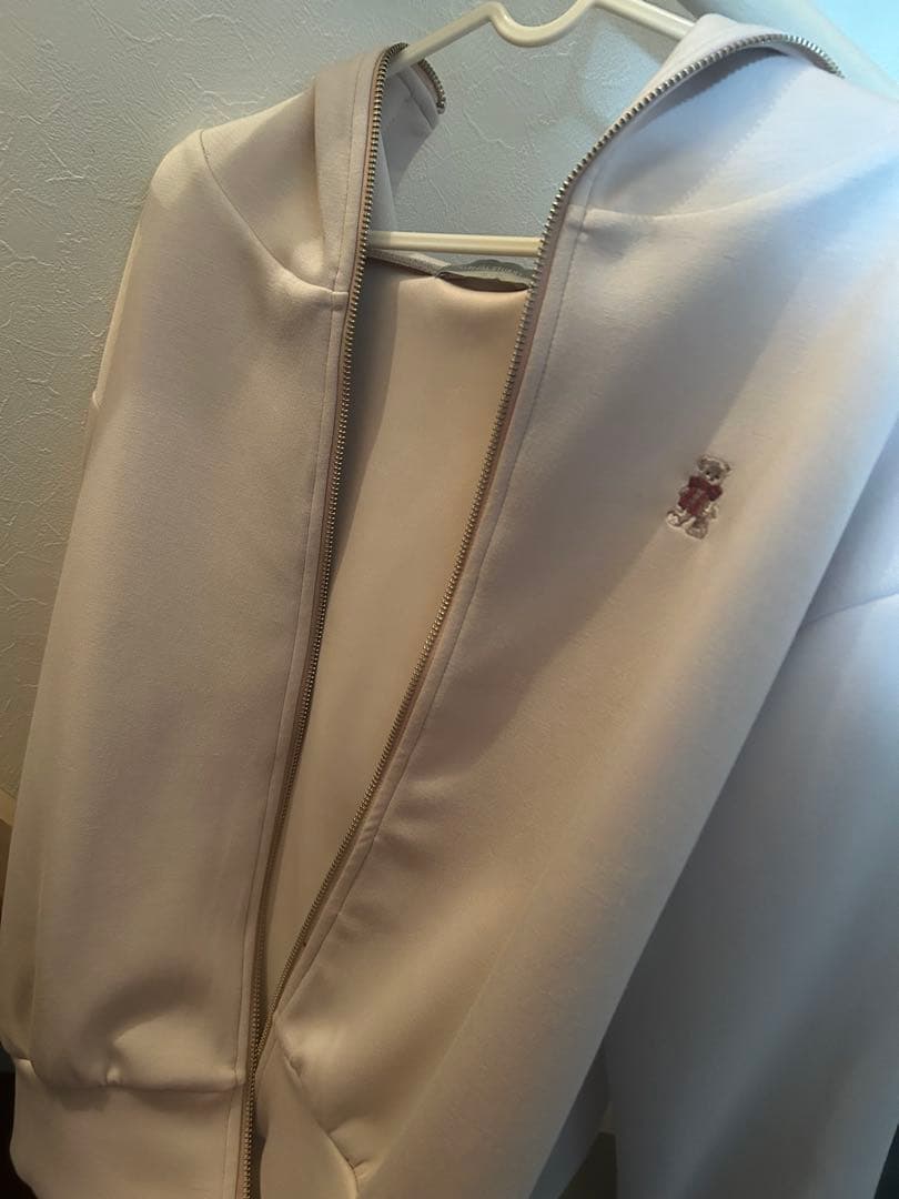 ジルスチュアート　BEARシリーズパーカー