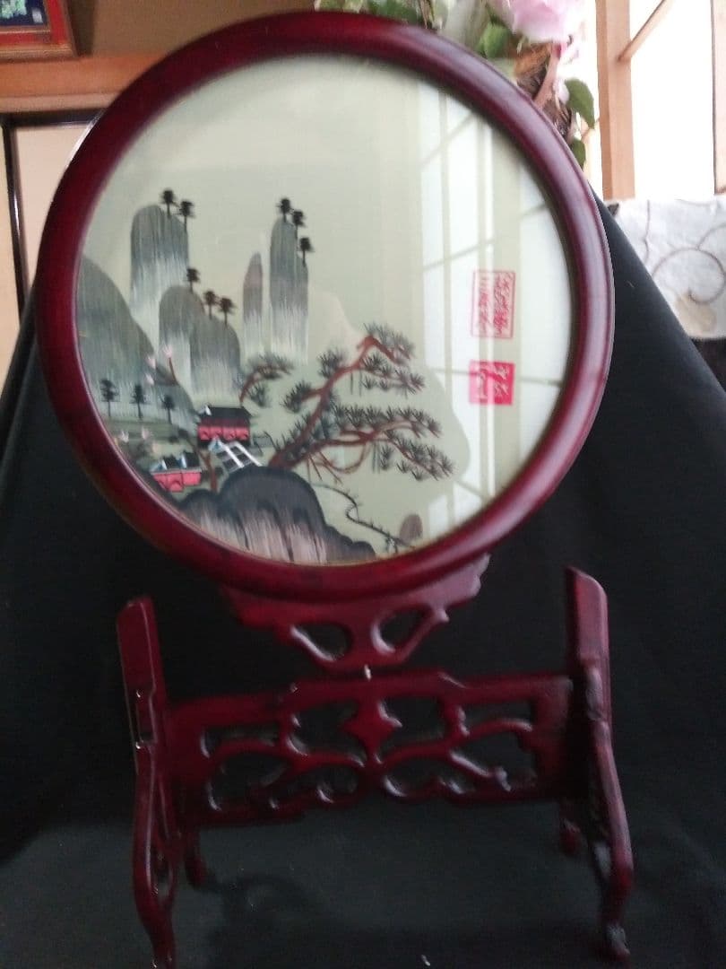 両面刺繍　円形　江南山水図　中国工芸品　置物　NO.547