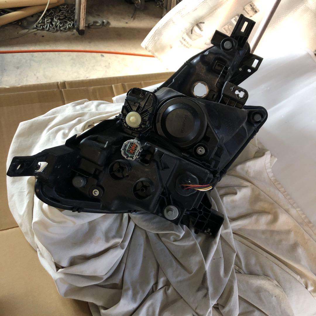 ノート　E12 左　ヘッドランプ　LED 取り付け破損なし　良品