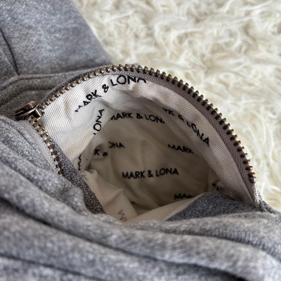 MARK&LONA ロゴプレート／ロゴプリント ゴルフウェア カーゴパンツ