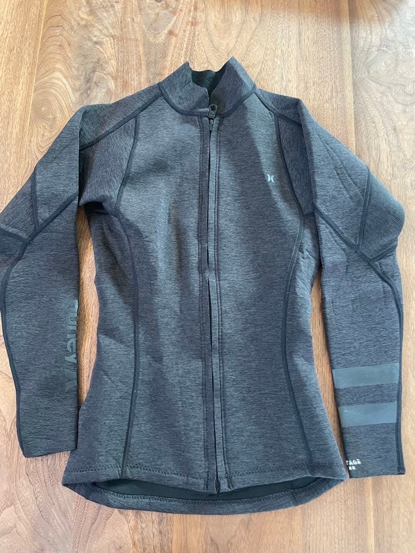 美品　Hurley タッパー グレー Lサイズ