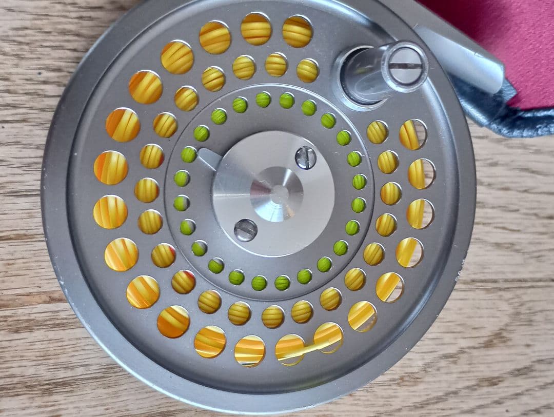 ダイワ　Alltmor S 200　フライリール ケース付き