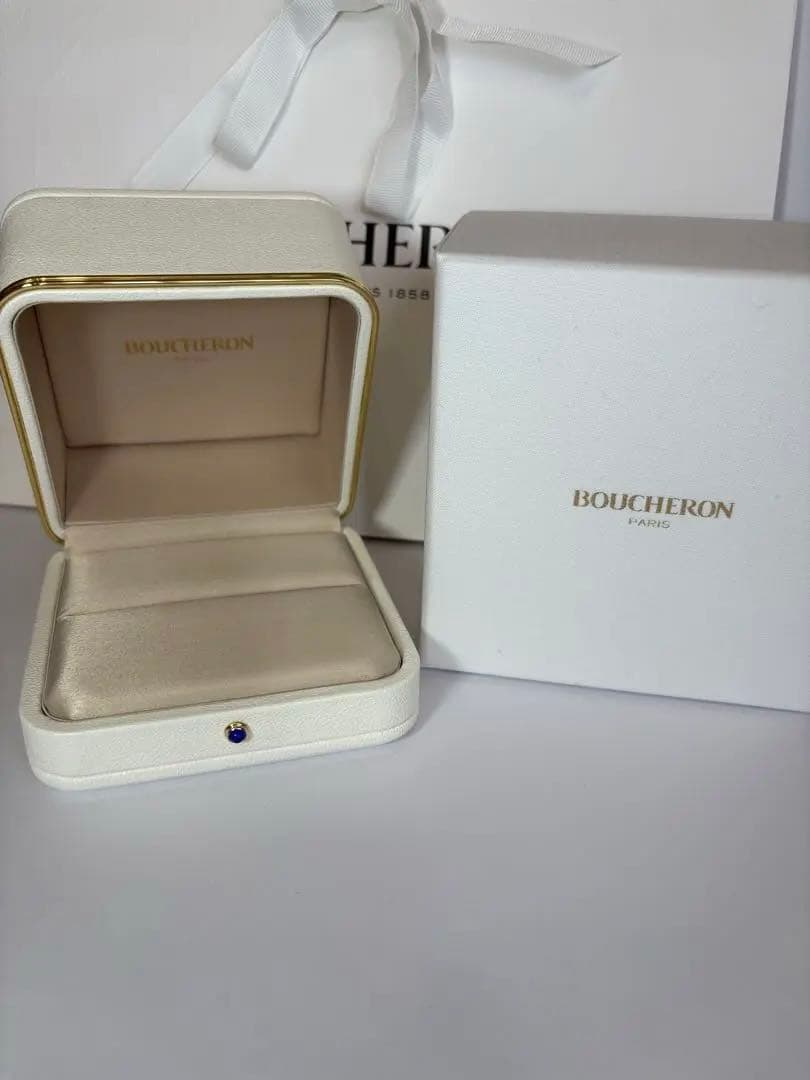 【美品】ブシュロン 空き箱 ジュエリーボックス　リボン付き紙袋2枚