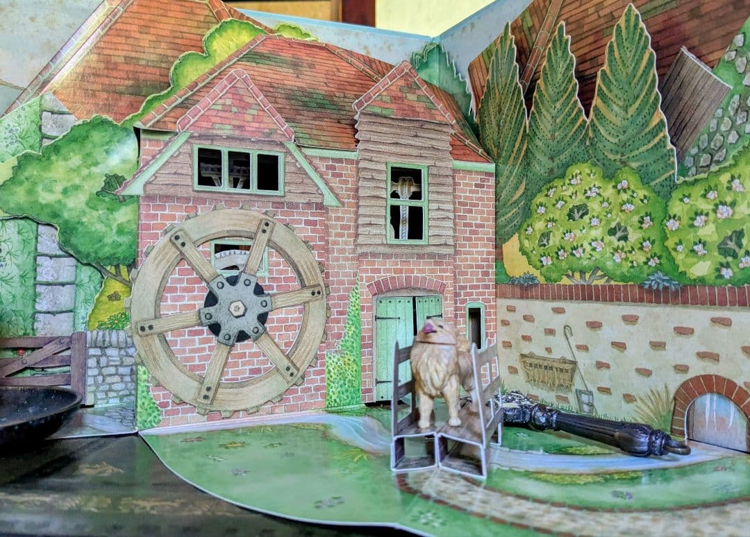 まるでドールハウスのよう♡紙で再現されたヴィクトリア朝のファームハウス　古書洋書