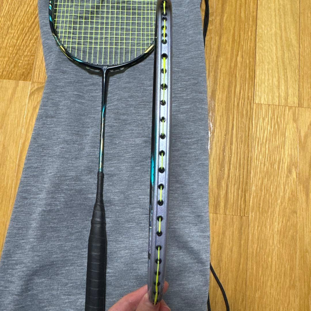 YONEX バドミントンラケット　アストロクス88S PRO 4UG5 2本
