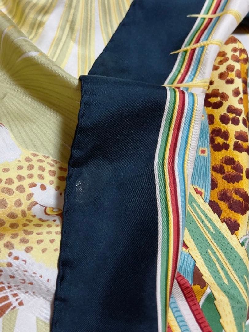 サルヴァトーレフェラガモ Ferragamo スカーフ　バンダナ　豹柄