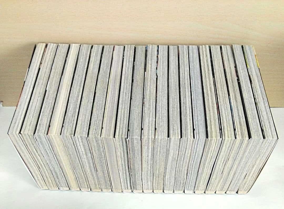 【匿名配送】進撃の巨人 全巻、悔いなき選択、LOSTGIRLS、名鑑 計39冊