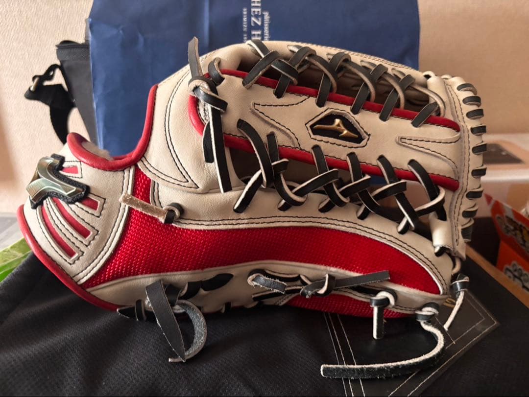 ミズノ 軟式グローブ 赤/白 右投げ用 外野手用イチローモデル 限定グローブ