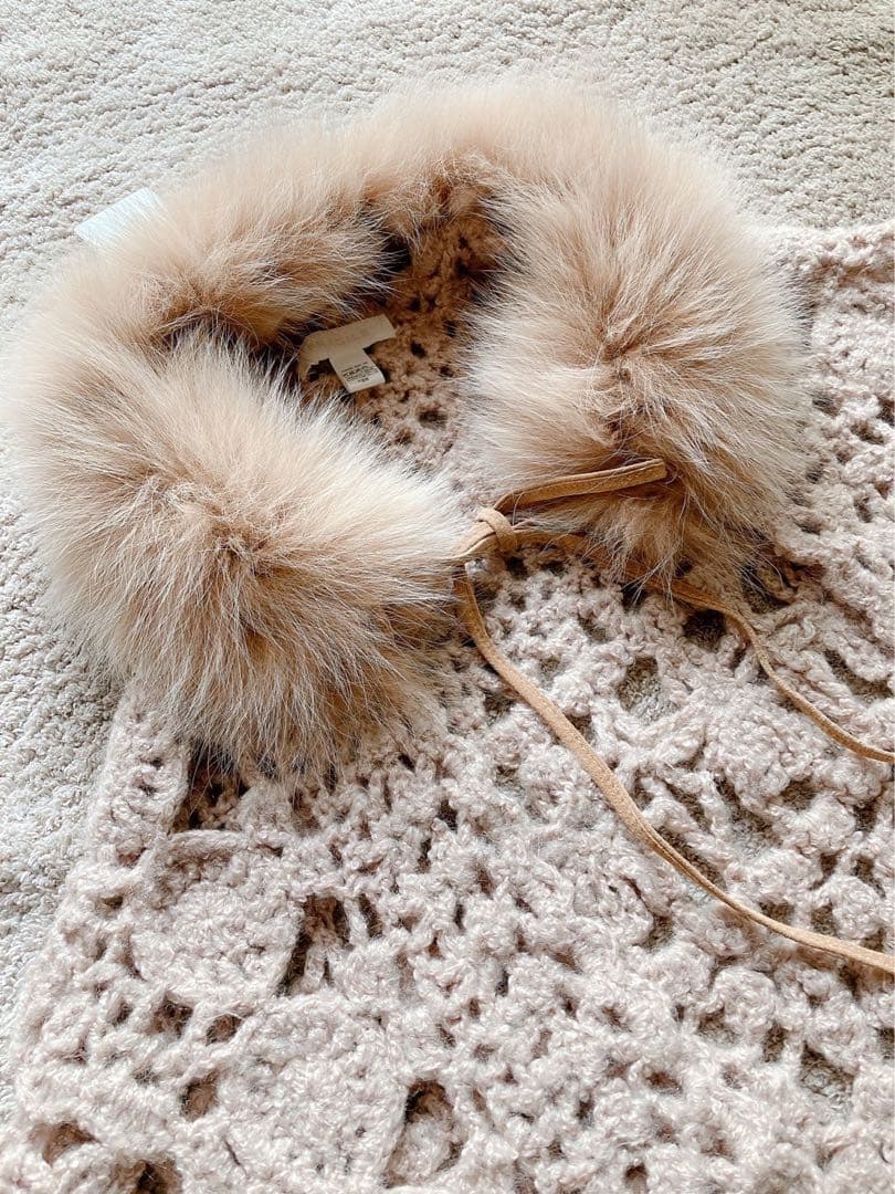 【新品】フラジール ファー付きニットケープ ショール ミルクティー ベージュ