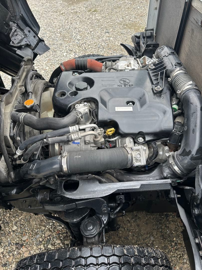 ISUZU 平ボディトラック 2トン