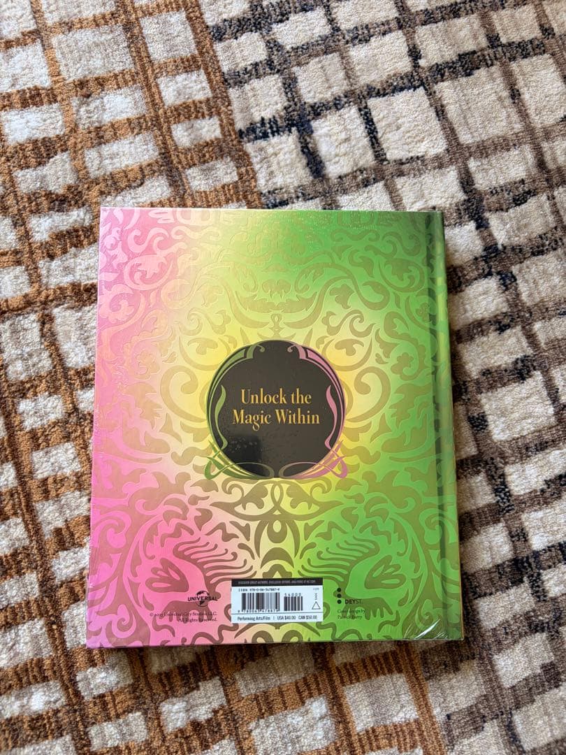 【アメリカ限定】Wicked 公式写真集　ポスター付き　期間限定