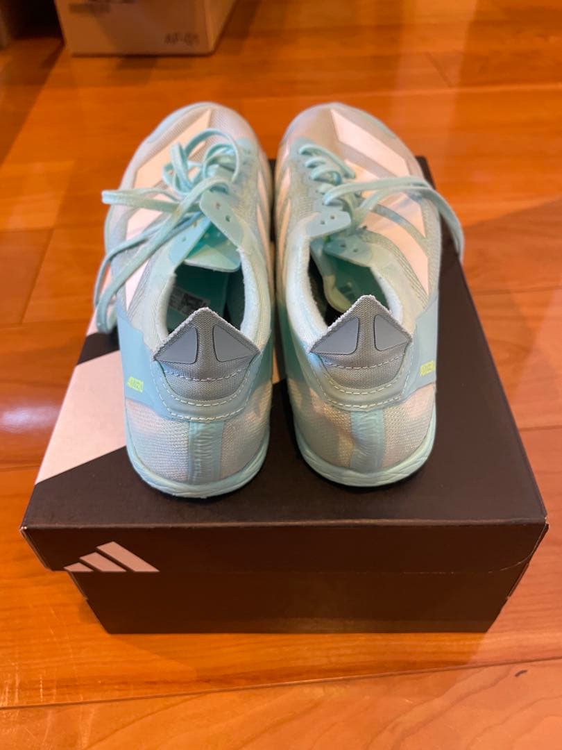 アディダス　フィネス　陸上　スパイク　アディゼロ