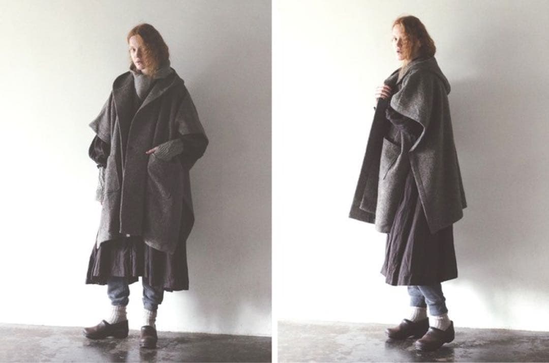 ネストローブ　フード付きウールポンチョ