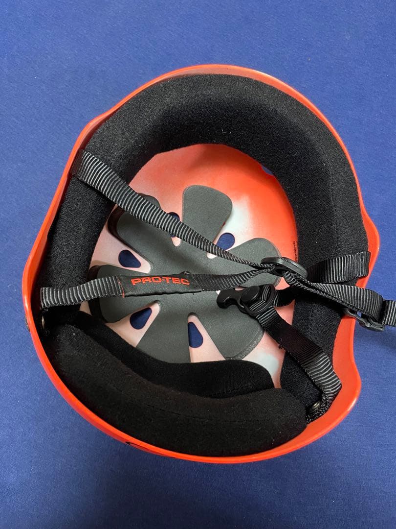 スケボー　ヘルメット　リストガード　3点セット