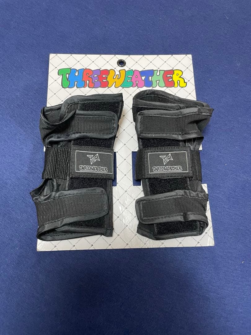 スケボー　ヘルメット　リストガード　3点セット