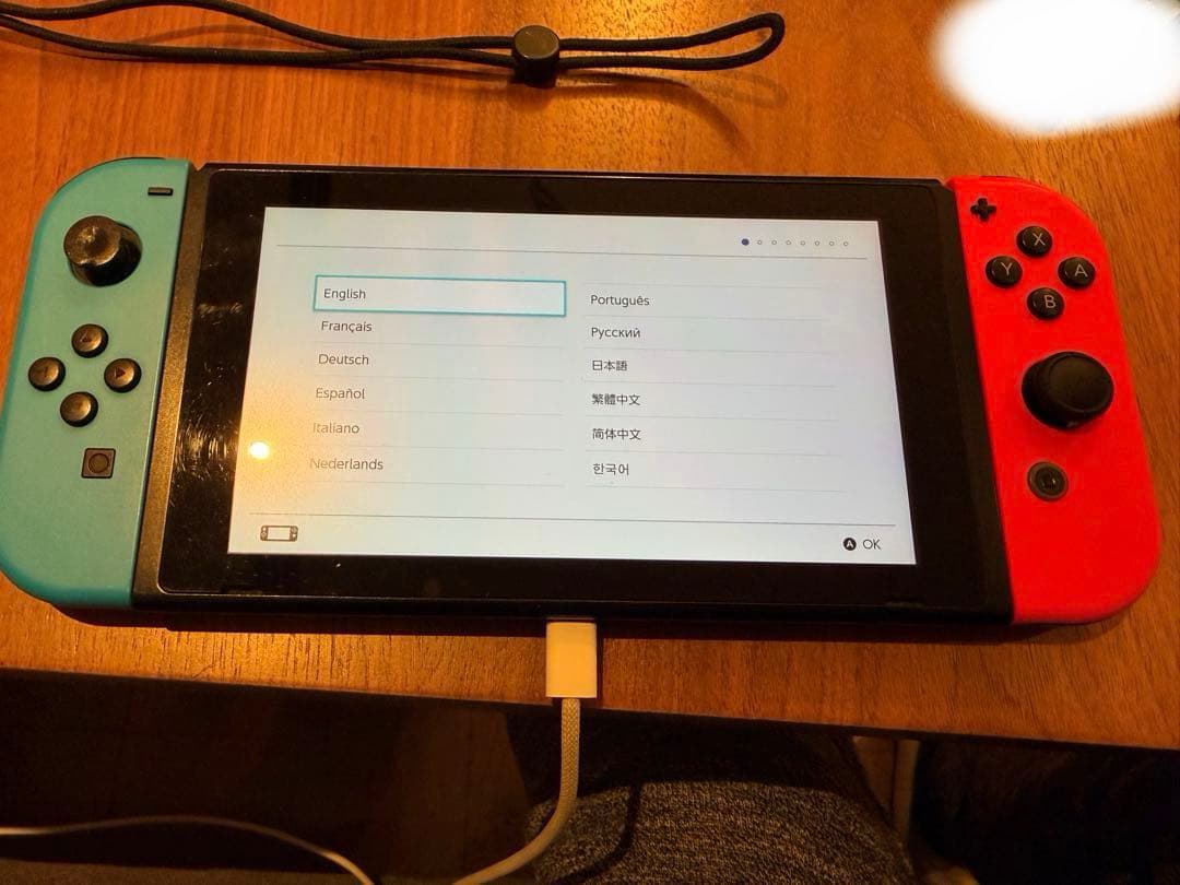 Nintendo Switch ジョイコン4つDockなし￼