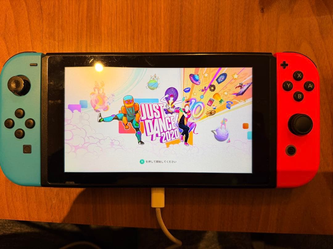 Nintendo Switch ジョイコン4つDockなし￼