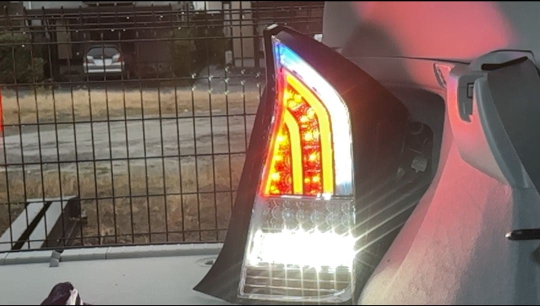 ZVW30 プリウス30 テールランプ　RGB