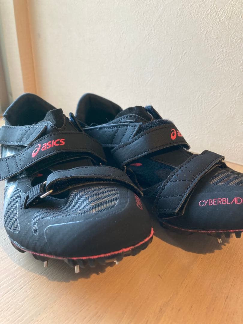 asics CYBERBLADE スパイク黒/ピンク23センチ未使用付属品付