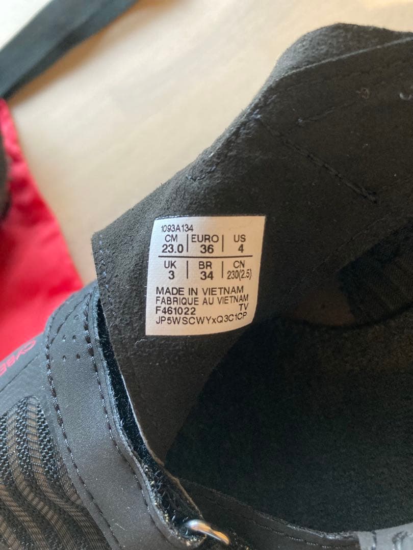 asics CYBERBLADE スパイク黒/ピンク23センチ未使用付属品付