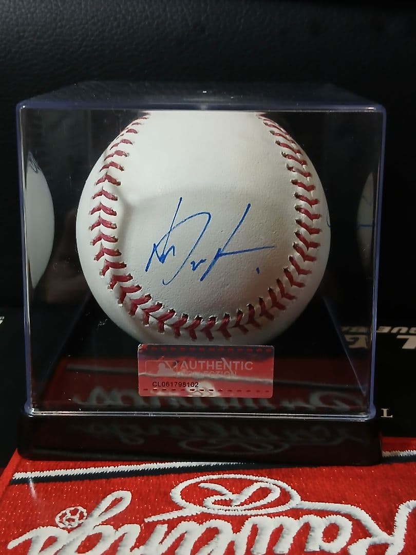 大谷翔平 山本由伸 佐々木朗希　直筆サインボール　ドジャース　3選手 ケース付き