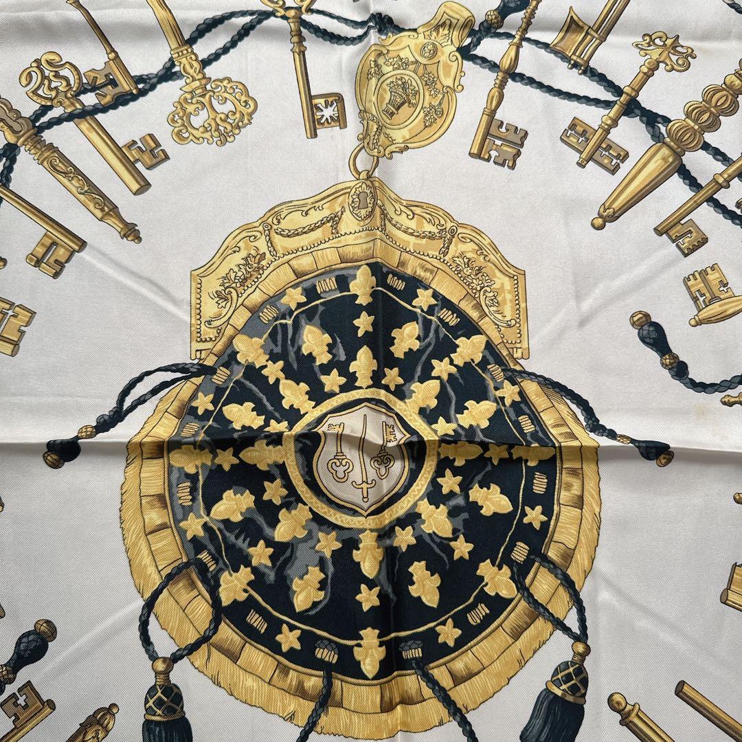 HERMES エルメス カレ90 鍵柄 シルク スカーフ ネイビー