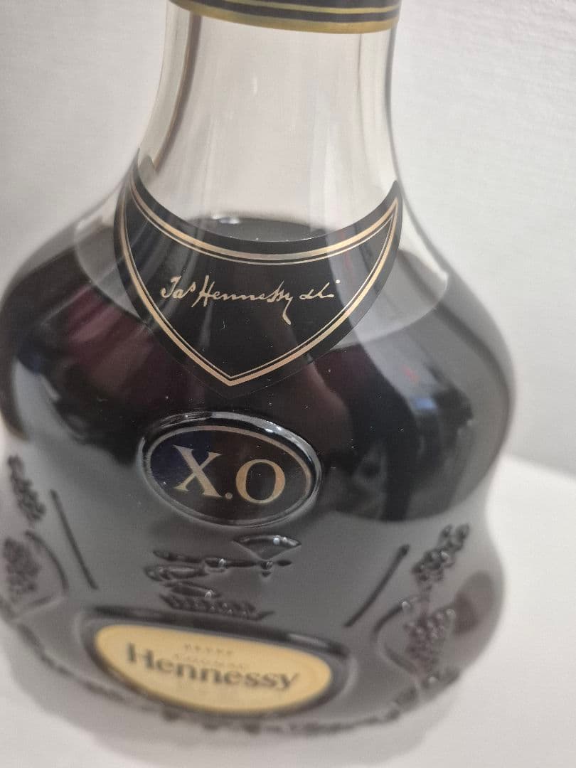 p*f様 ヘネシー XO 金キャップ クリアボトル 700ml 40度 Henn
