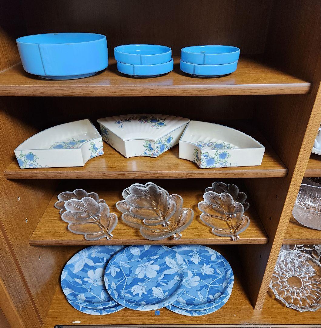 怪獣パンダ　食器棚2分割【大】食器類、ガラス.陶器【未使用品70品】