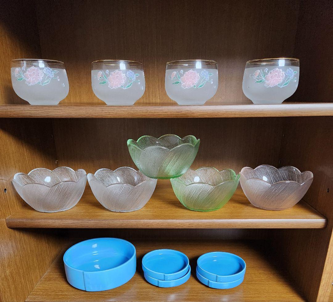 怪獣パンダ　食器棚2分割【大】食器類、ガラス.陶器【未使用品70品】