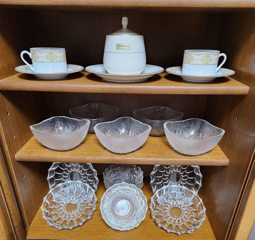 怪獣パンダ　食器棚2分割【大】食器類、ガラス.陶器【未使用品70品】