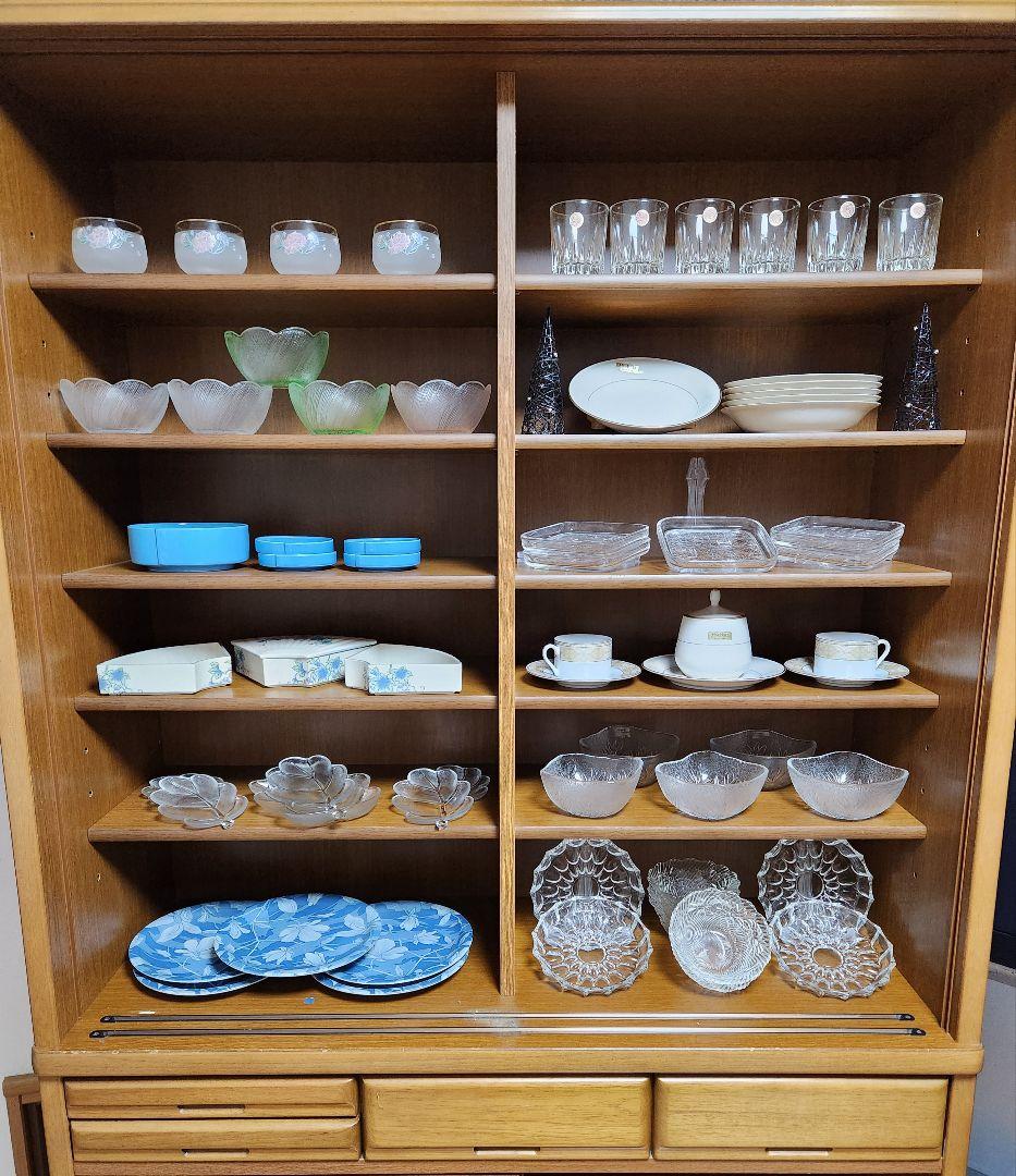 怪獣パンダ　食器棚2分割【大】食器類、ガラス.陶器【未使用品70品】