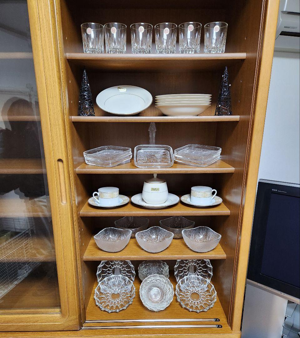 怪獣パンダ　食器棚2分割【大】食器類、ガラス.陶器【未使用品70品】