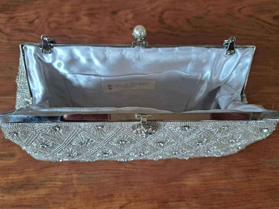 【美品】組曲 ビーズ刺繍クラッチバッグ