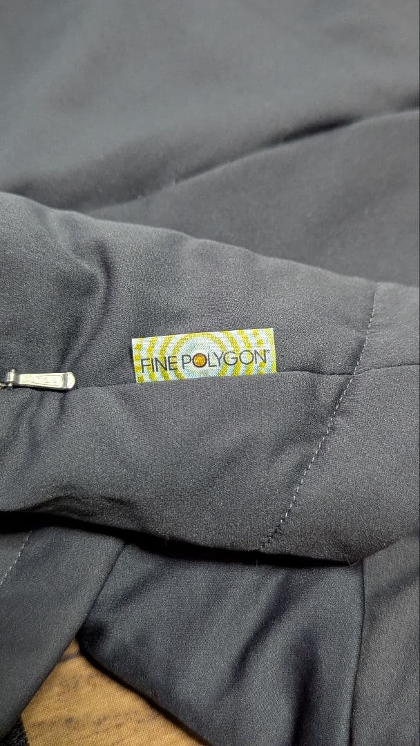 ファイントラック ポリゴン3フーディ Mサイズ