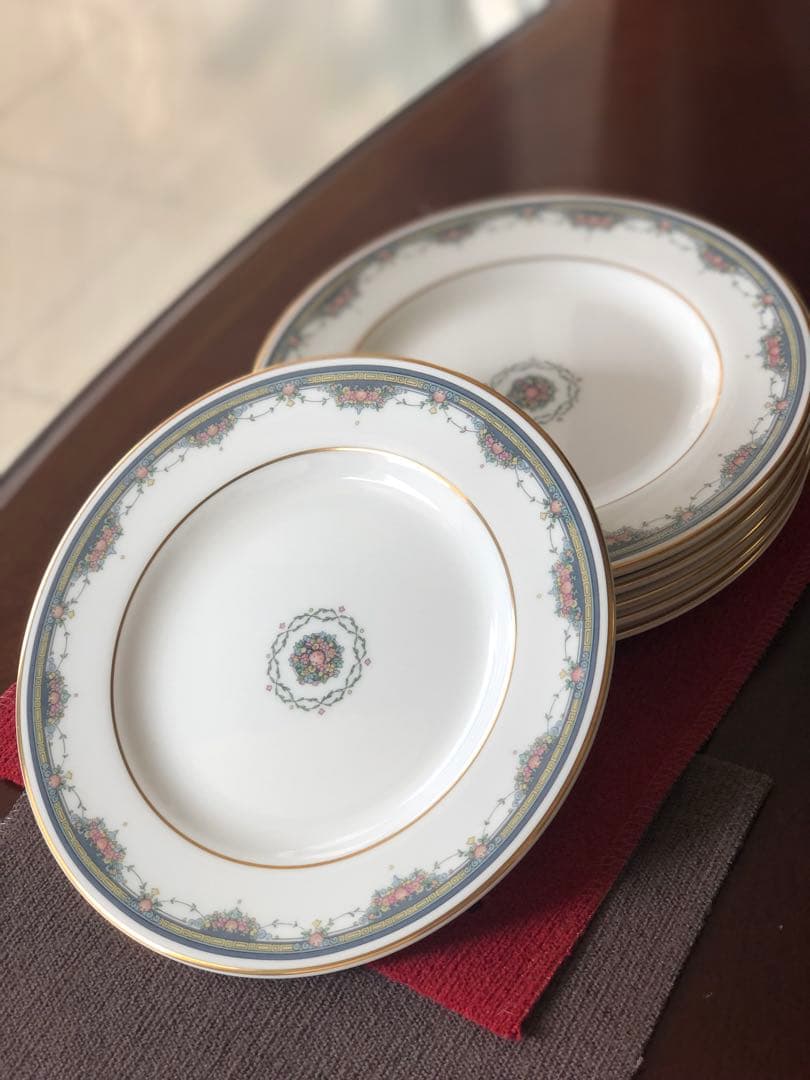 Salisbury ボーンチャイナ 金彩 小花柄 ケーキ皿 7枚 英国製