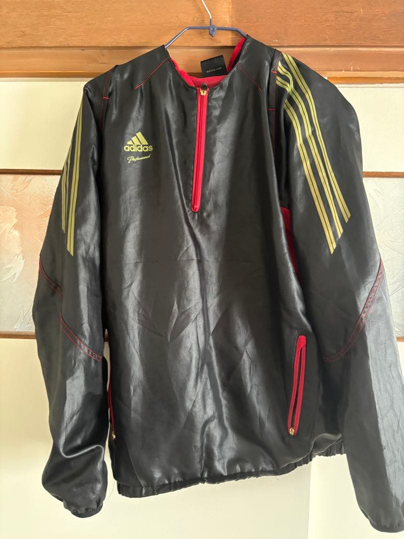 adidas プロフェッショナル セットと別のプロフェッショナル上下