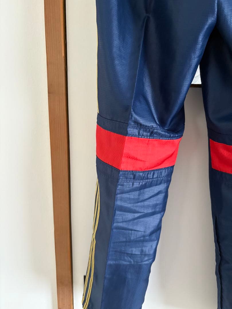 adidas プロフェッショナル セットと別のプロフェッショナル上下