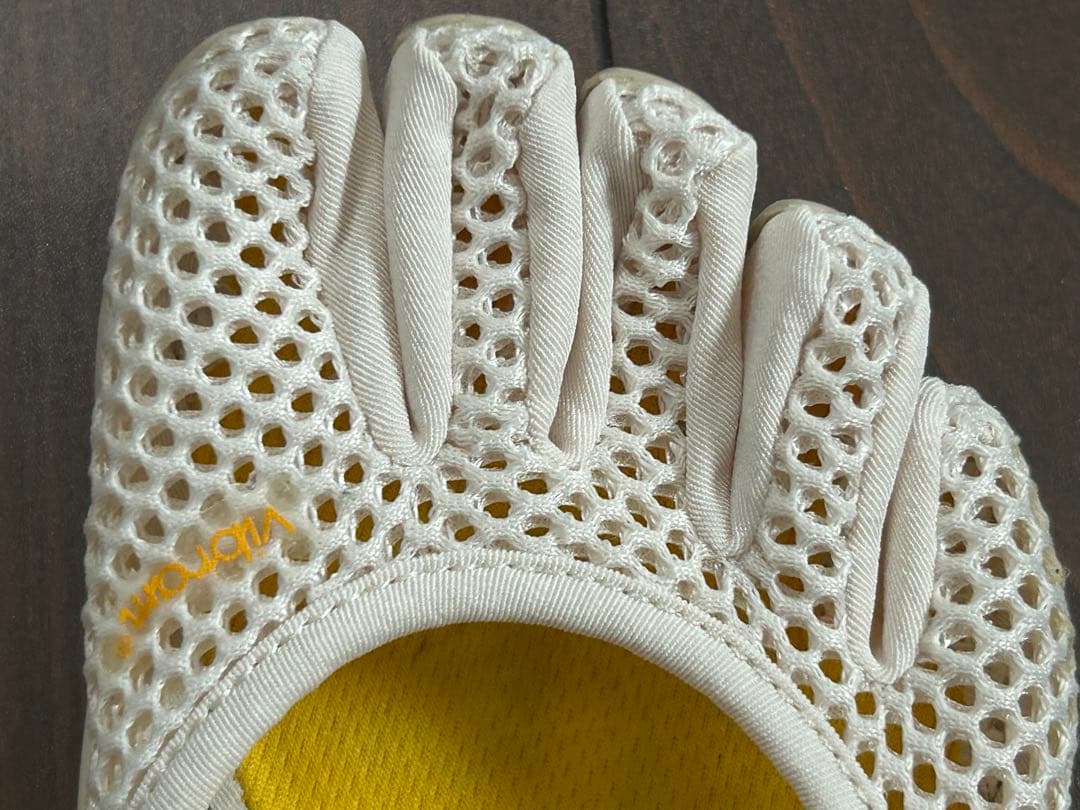 ビブラムVi-B、five fingers 22.５センチ、ホワイト