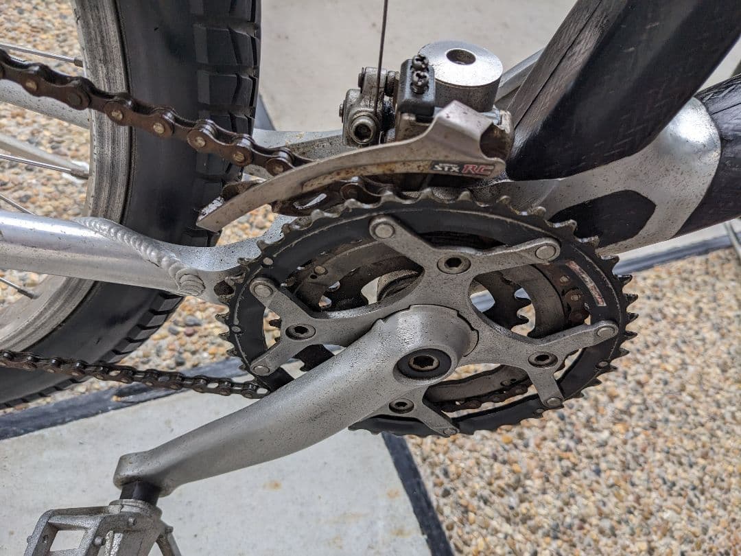 GT マウンテンバイク (カーボンフレーム)